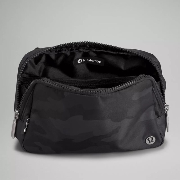 NEW LULULEMON EVERYWHERE BELT BAG LARGE 2L IN CAMO DEEP COAL MULTI - Picture 4 of 7